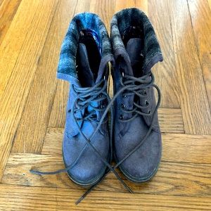 White Mountain women’s size 6 boots